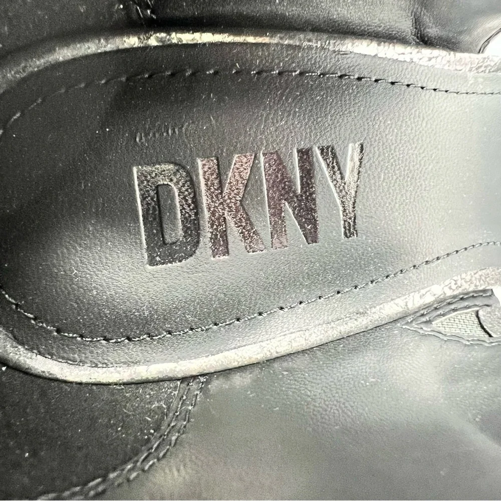 DKNY Dava Sandal  Size 7